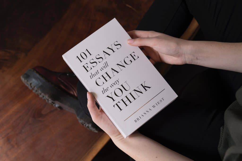 thought catalog V5BGaJ0VaLU unsplash ADC - Chi